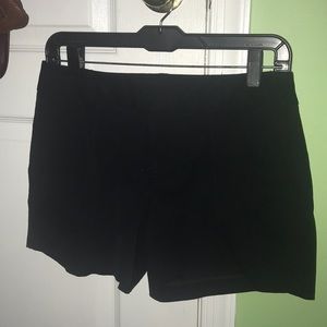 Black Lilly Pulitzer casual black shorts Size 2